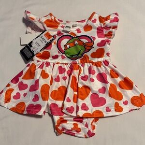 SHEIN Heart Print Baby Dress with Teenage Mutant Ninja Turtles Design